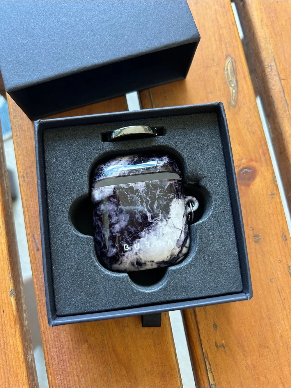 Burga marble AirPod hen 1/2 case new in box
